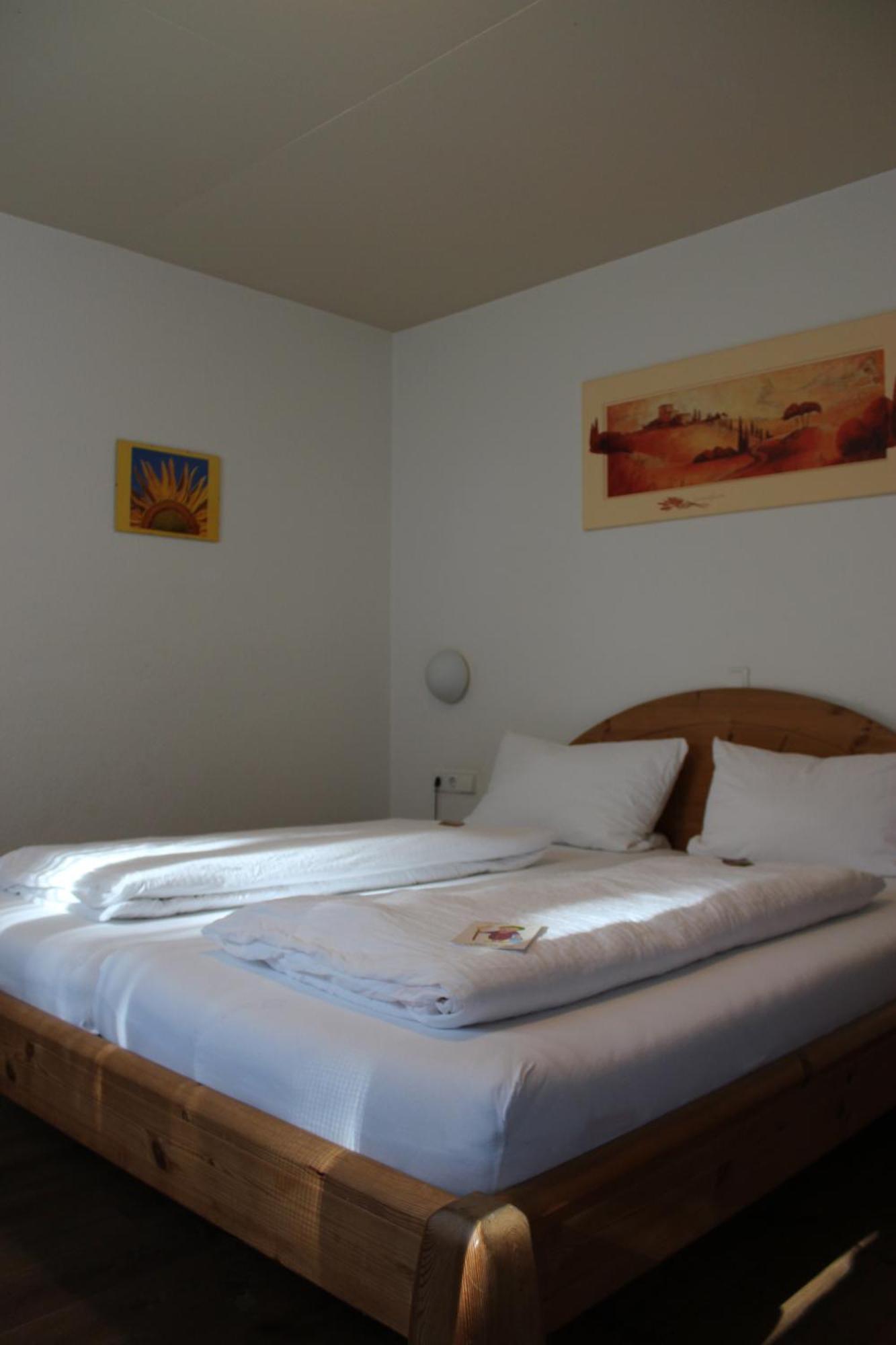 Hotel Sunnegaessle Rust Room photo